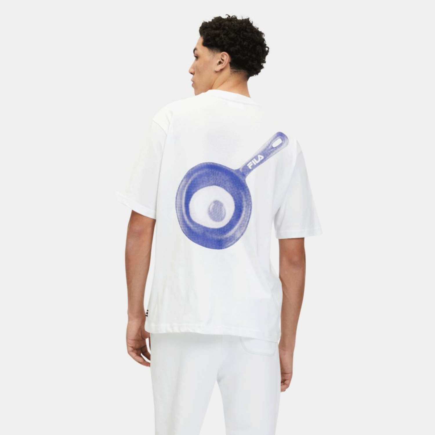 Fila Boxy fit short sleeves t-shirt with frying pan graphic white Bild 2