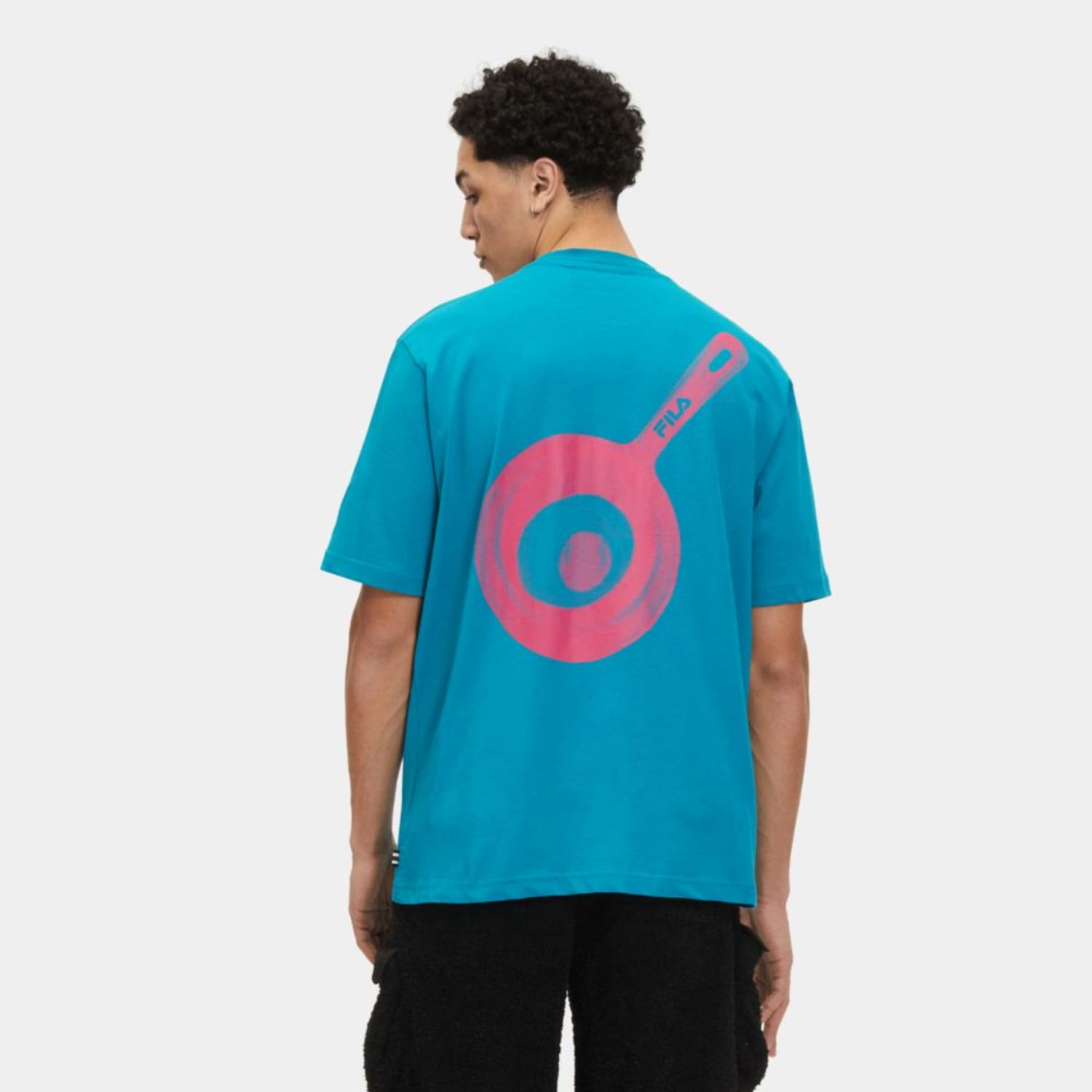 Fila Boxy fit short sleeves t-shirt with frying pan graphic marine Bild 2