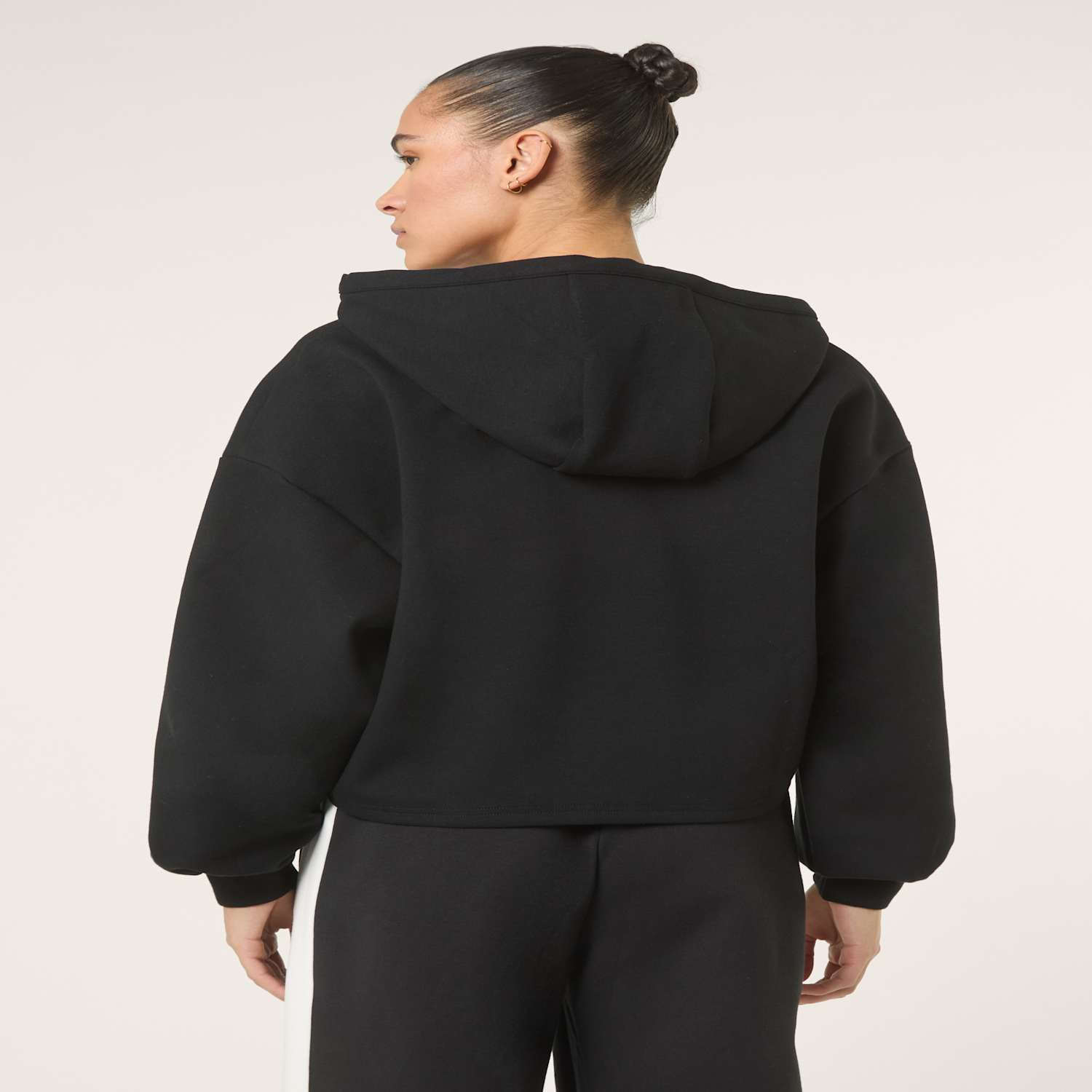 Fila MEZZANA loose cropped v-neck scuba hoodie Bild 2