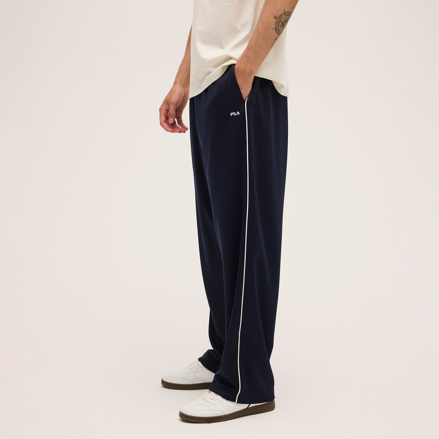 Fila LAVIS relaxed straight piping track pants Bild 3