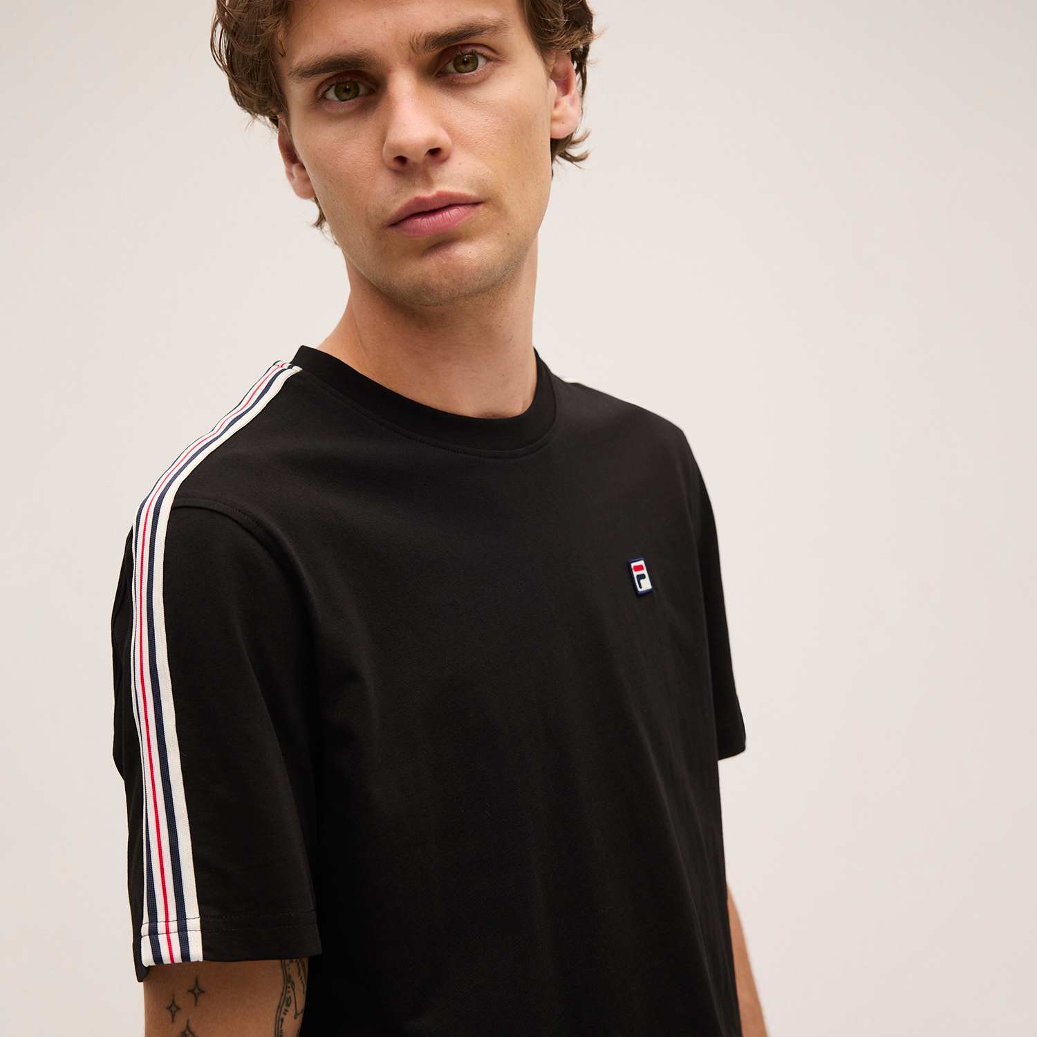 Fila BIELLA regular taped t-shirt Bild 4