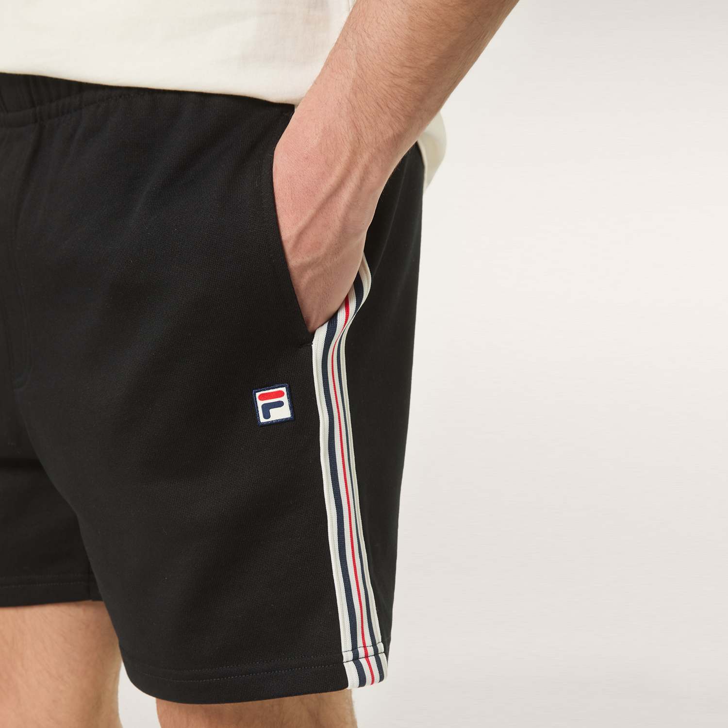 Fila DIECIMO regular heritage tape sweat shorts Bild 4
