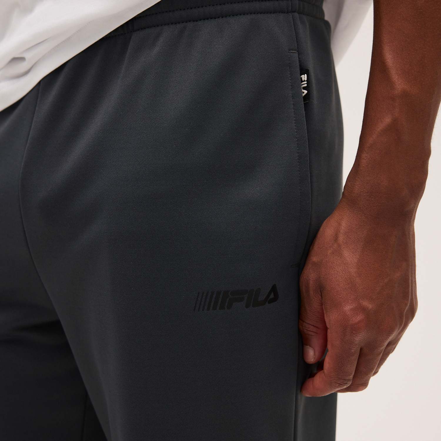 Fila MANTANA regular graphic sweatpants Bild 4