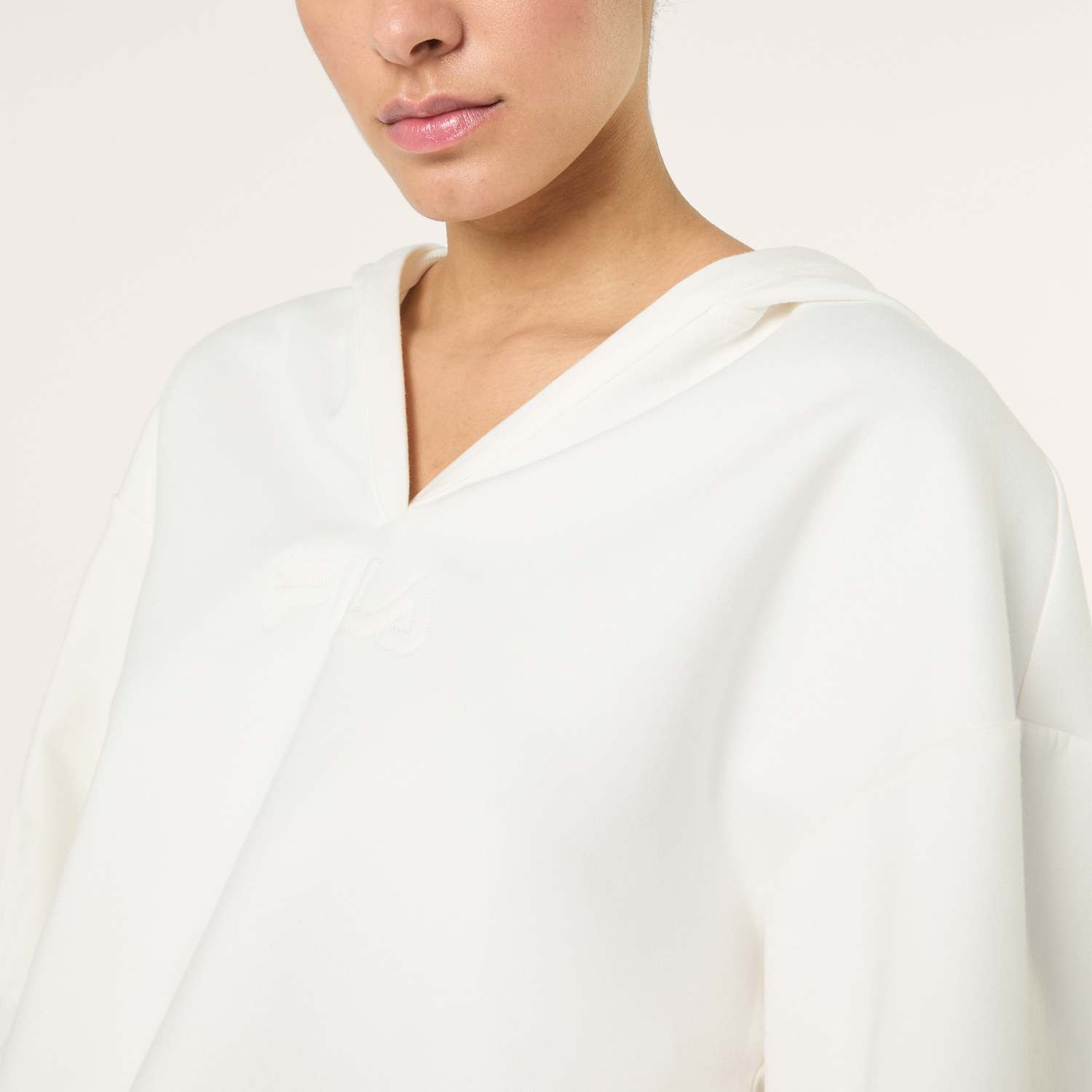 Fila MEZZANA loose cropped v-neck scuba hoodie Bild 4