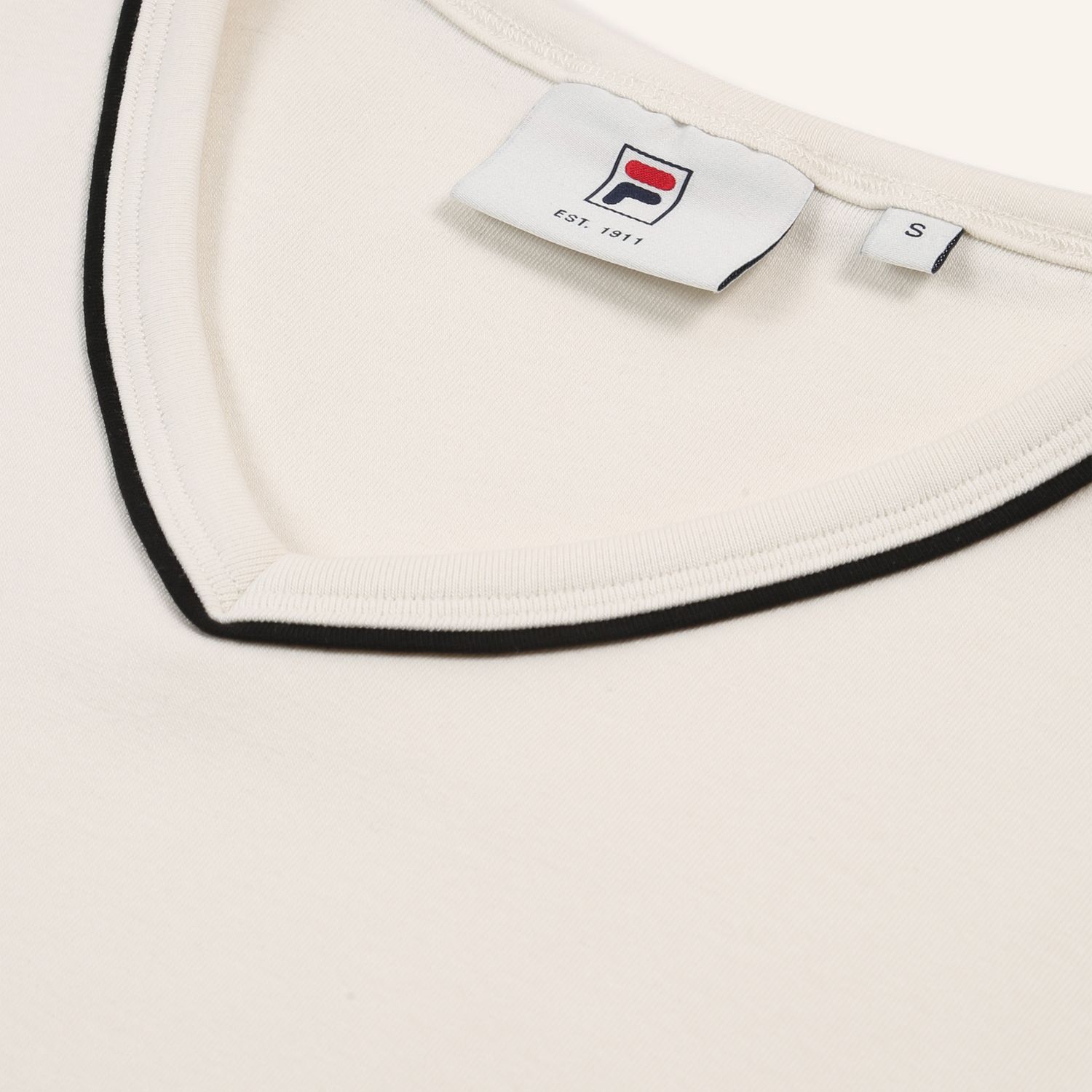 Fila PORTELLO slim v-neck t-shirt Bild 6